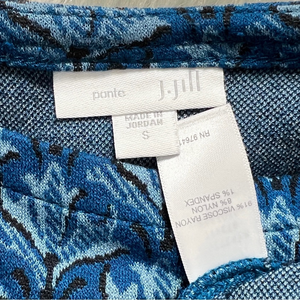 J. Jill Blue Floral Printed Boat Neck Long Sleeve Ponte Knit Pullover Top Small - Picture 6 of 7